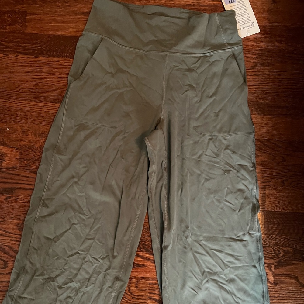 Align wide leg crop. New with tags. Wrinkled from being in a box.